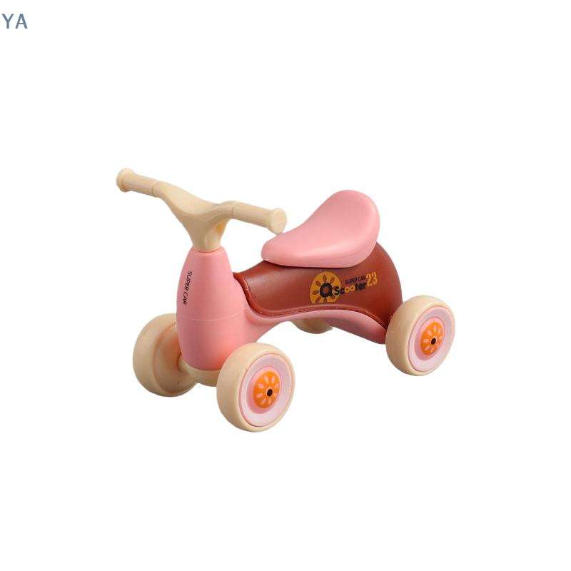 Kids Toys Scooter - รถทรงตัวเด็กน่ารักขนาดเล็กแบบจำลอง สกู๊ตเตอร์สี่ล้อสำหรับเด็ก ของตกแต่ง ของเล่นประกอบสร้างสรรค์ ของขวัญสำหรับเด็ก